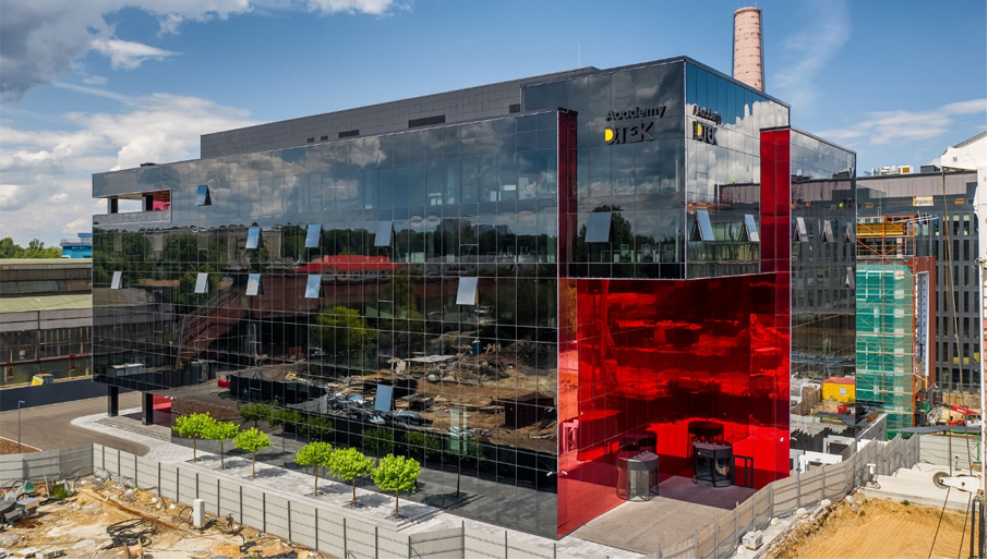 Скляний міст, Рошен і приватна школа: сім проектів з Києва стали номінантами європейської премії